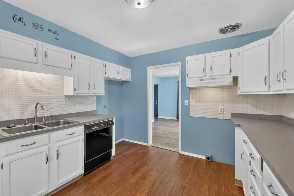 650 Marcia Street SW Wyoming City MI 49509