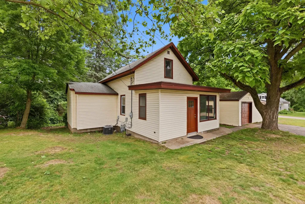 347 6 Mile Road NW Alpine Township MI 49321