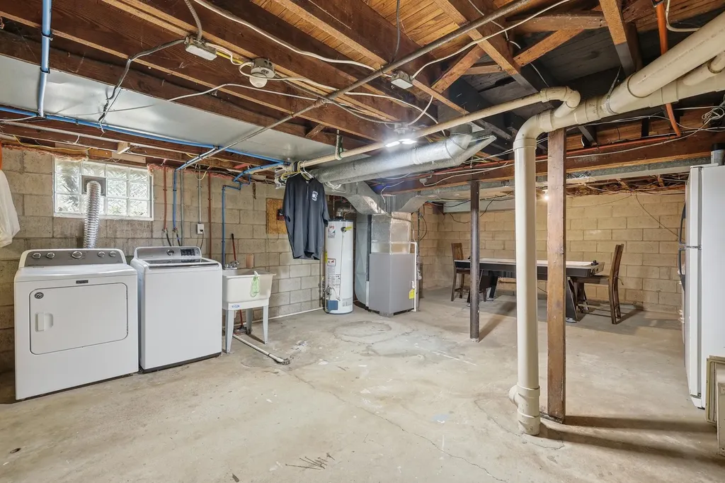 347 6 Mile Road NW Alpine Township MI 49321