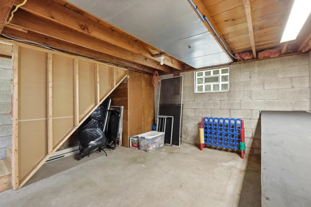 347 6 Mile Road NW Alpine Township MI 49321