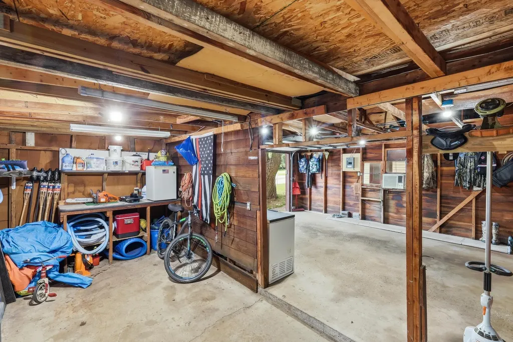 347 6 Mile Road NW Alpine Township MI 49321