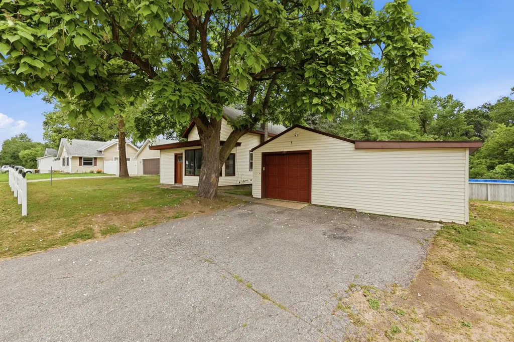 347 6 Mile Road NW Alpine Township MI 49321