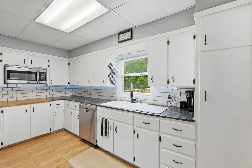 347 6 Mile Road NW Alpine Township MI 49321