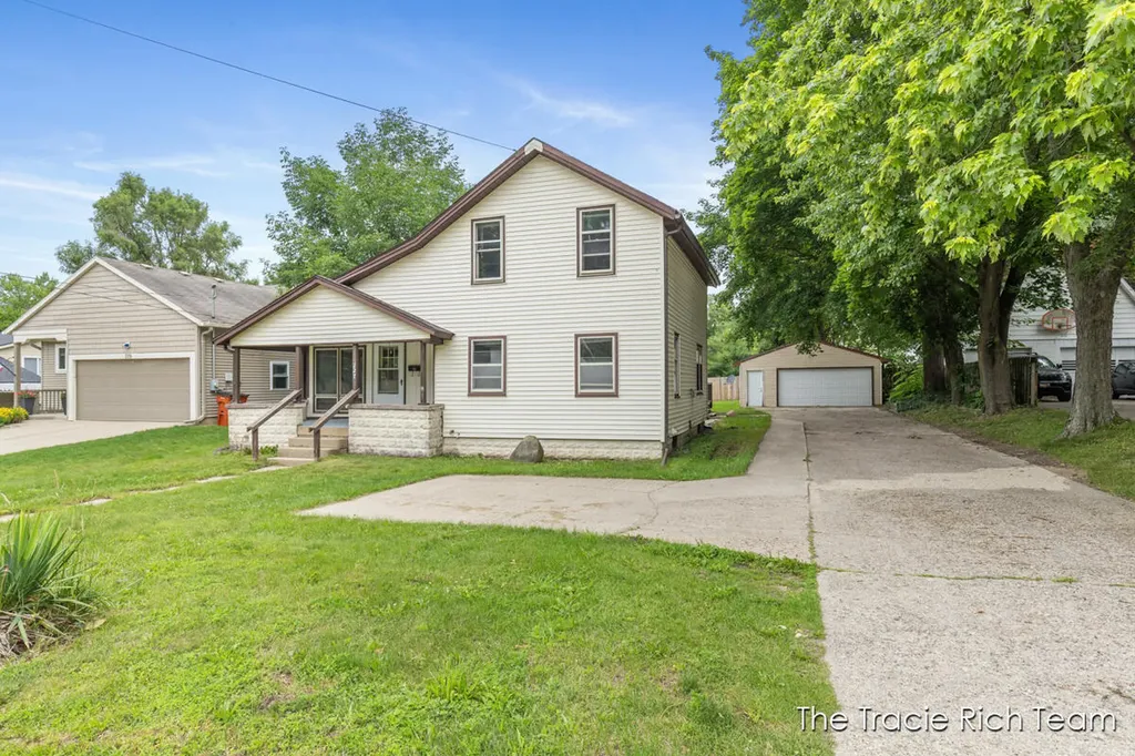 227 E Division Street NE Rockford City MI 49341