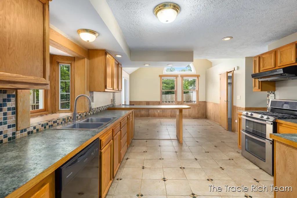 227 E Division Street NE Rockford City MI 49341