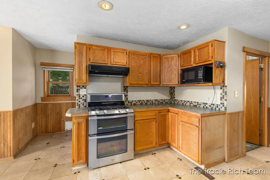 227 E Division Street NE Rockford City MI 49341