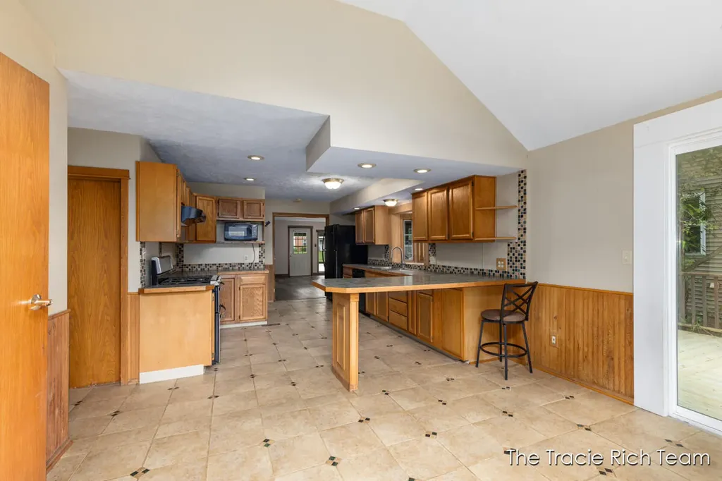227 E Division Street NE Rockford City MI 49341
