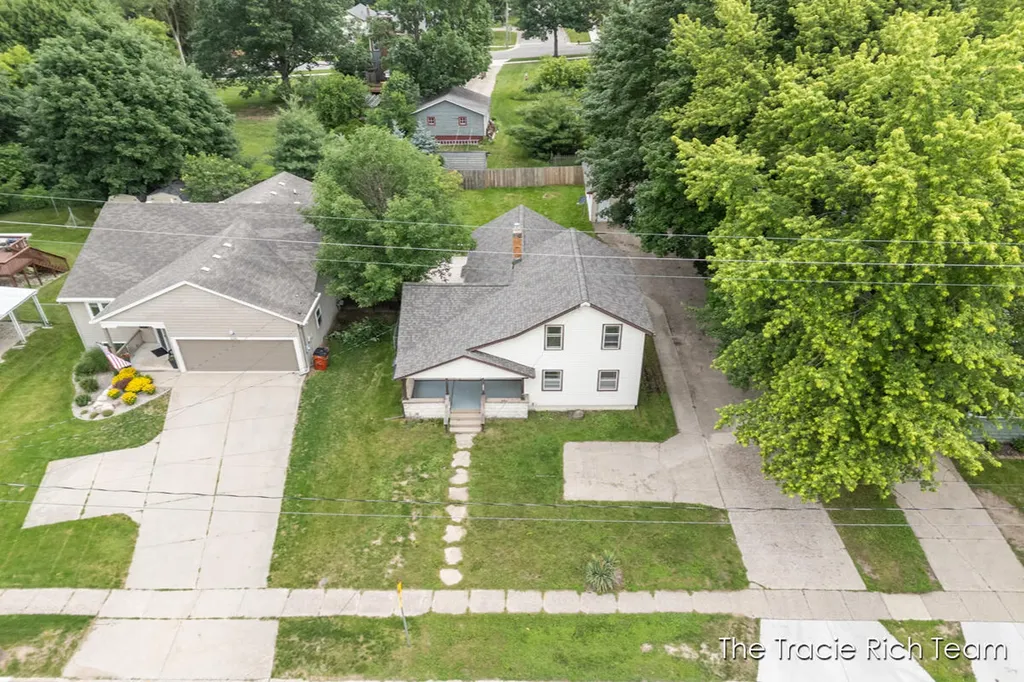 227 E Division Street NE Rockford City MI 49341