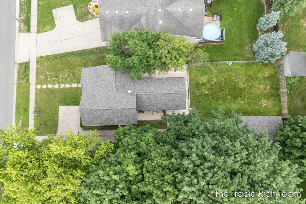 227 E Division Street NE Rockford City MI 49341