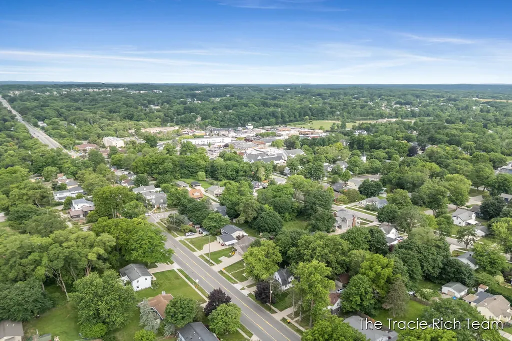 227 E Division Street NE Rockford City MI 49341