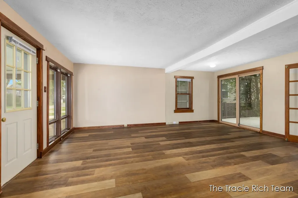 227 E Division Street NE Rockford City MI 49341