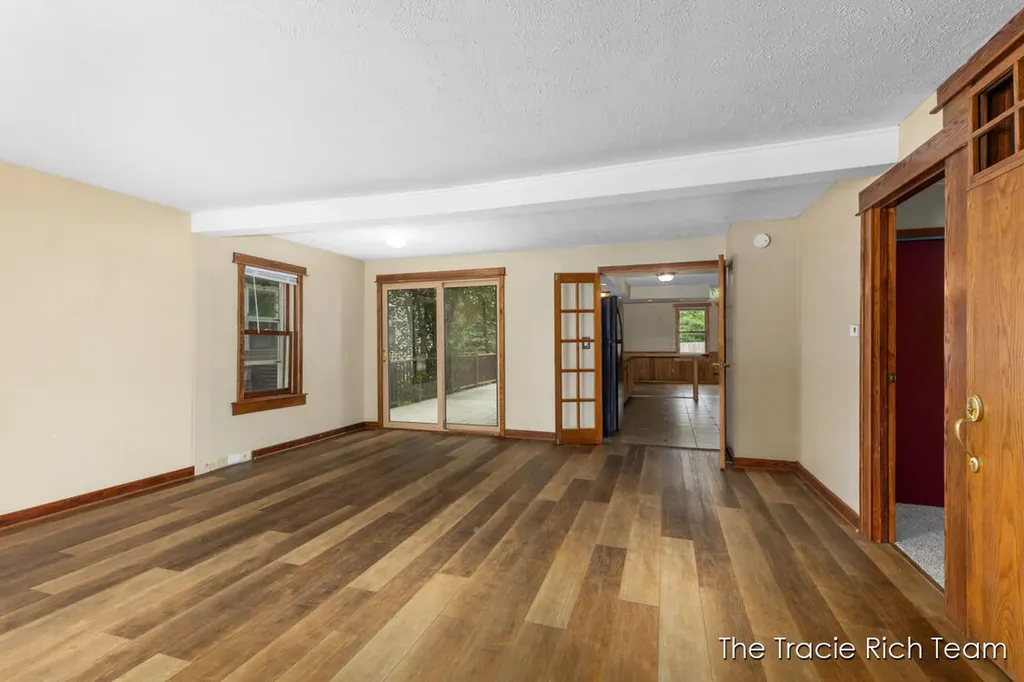227 E Division Street NE Rockford City MI 49341