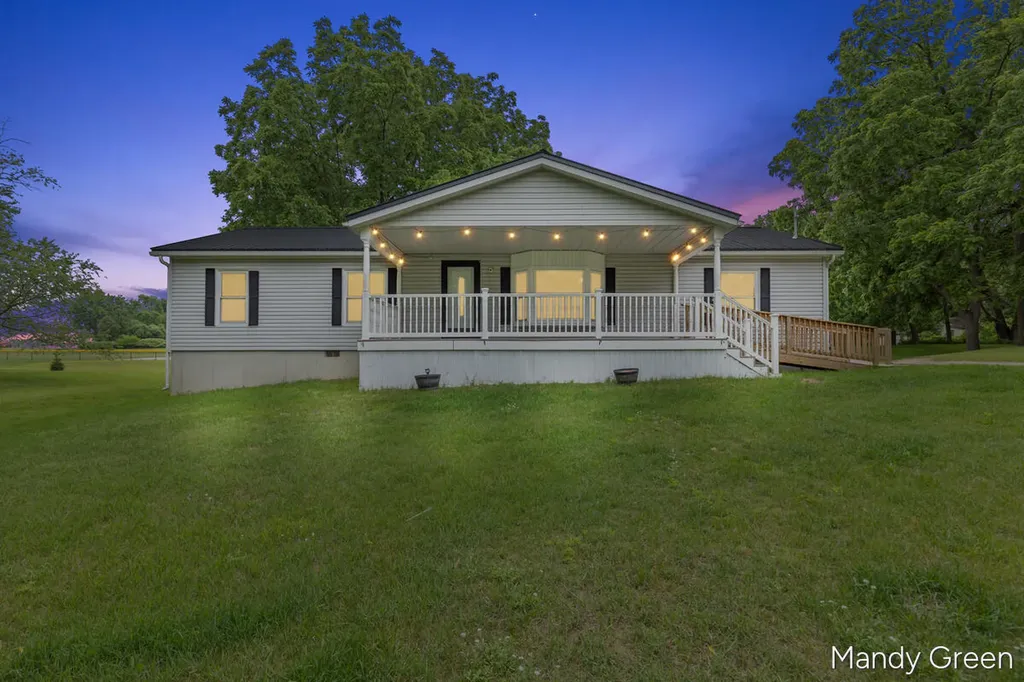 518 N Williams Street Carson City City MI 48811