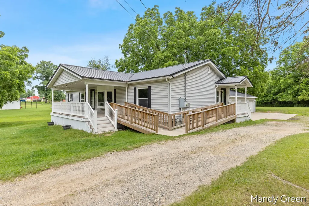 518 N Williams Street Carson City City MI 48811