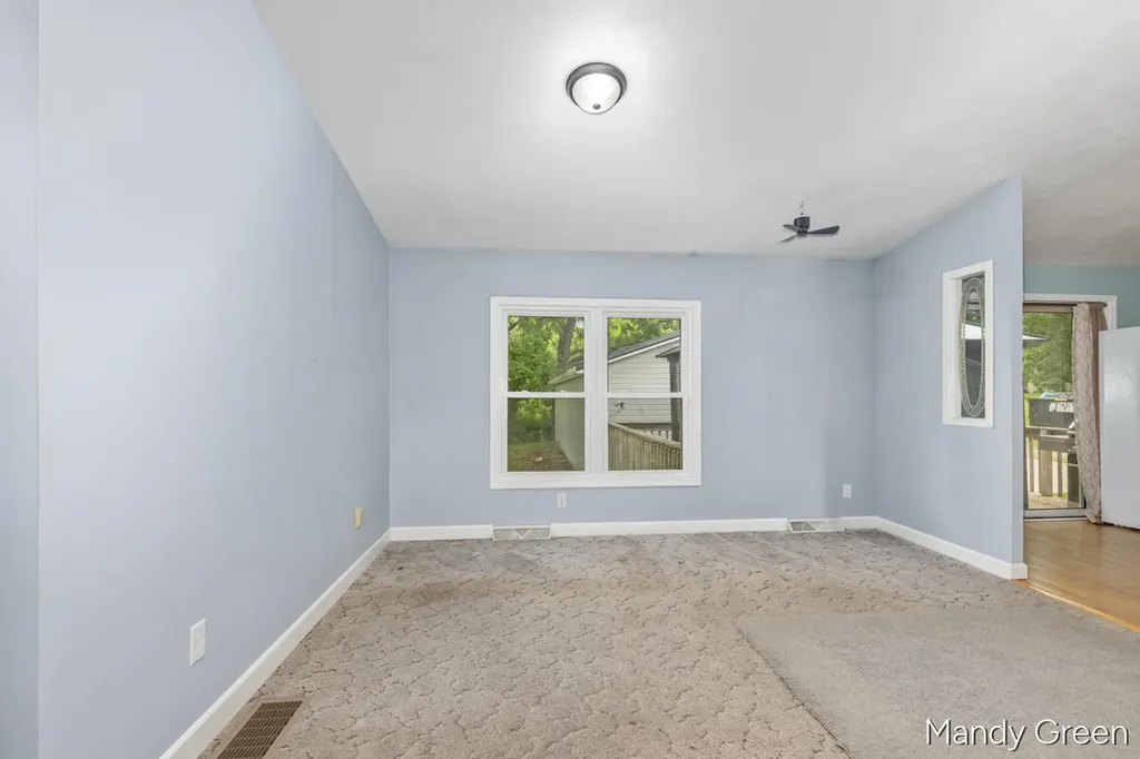 518 N Williams Street Carson City City MI 48811