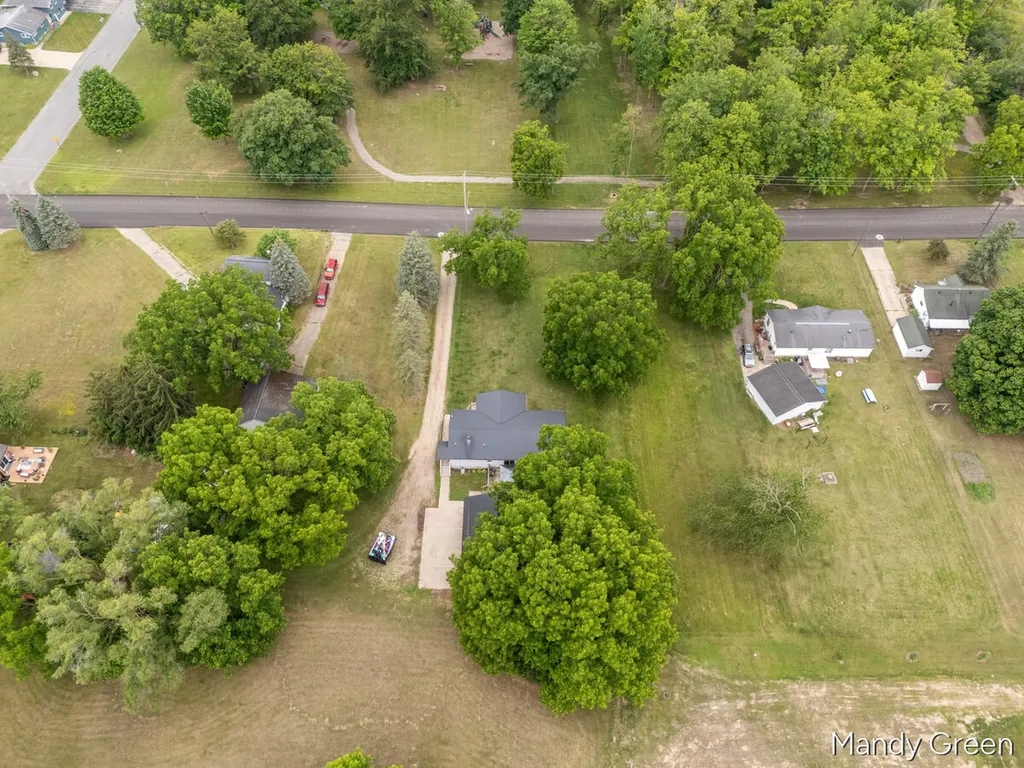 518 N Williams Street Carson City City MI 48811