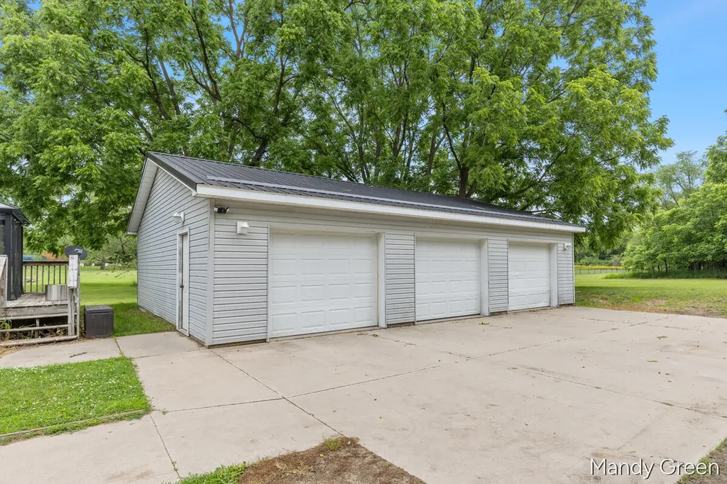 518 N Williams Street Carson City City MI 48811