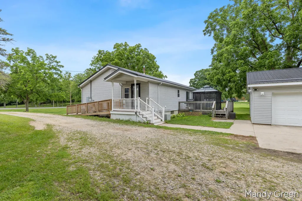 518 N Williams Street Carson City City MI 48811