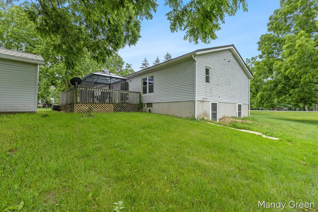 518 N Williams Street Carson City City MI 48811