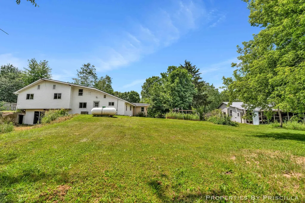 16134 Peach Ridge Avenue NW Tyrone Township MI 49330