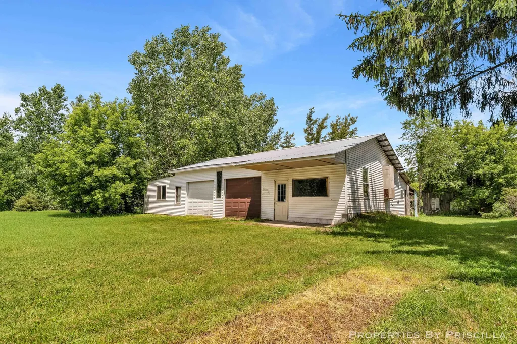 16134 Peach Ridge Avenue NW Tyrone Township MI 49330