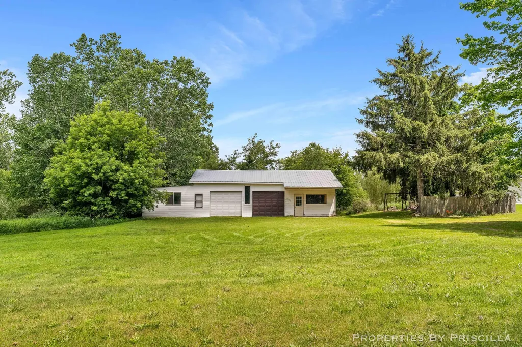 16134 Peach Ridge Avenue NW Tyrone Township MI 49330