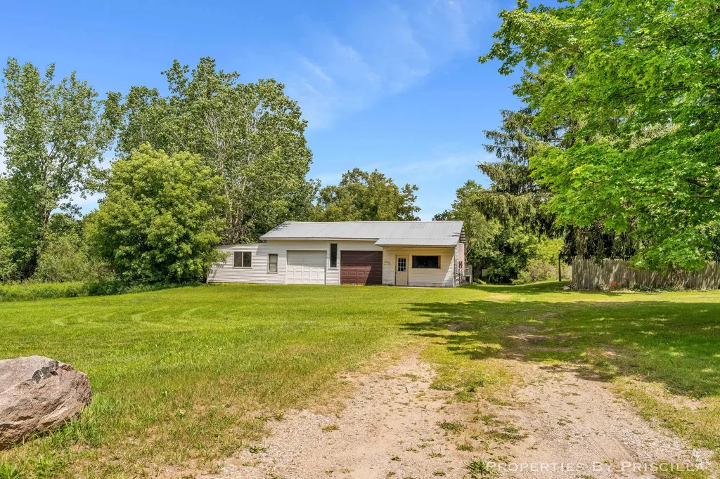 16134 Peach Ridge Avenue NW Tyrone Township MI 49330