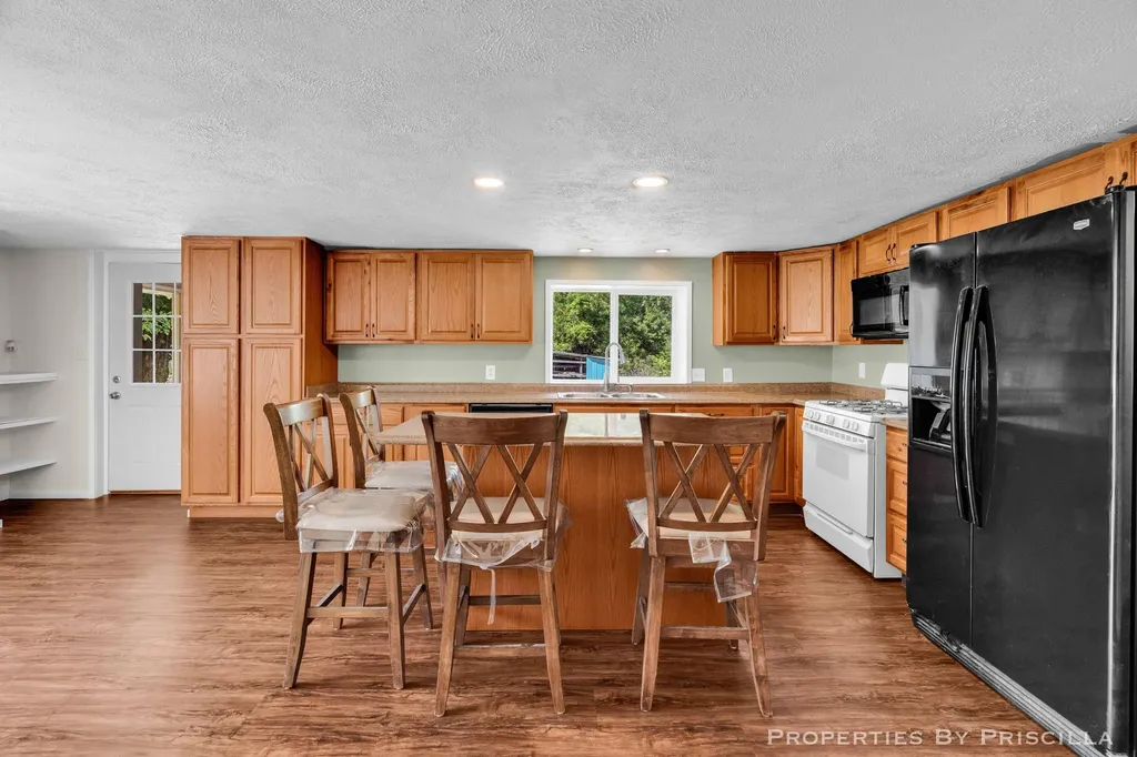 16134 Peach Ridge Avenue NW Tyrone Township MI 49330