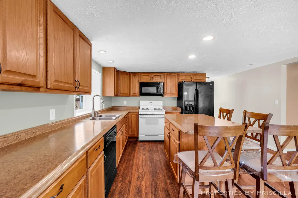 16134 Peach Ridge Avenue NW Tyrone Township MI 49330