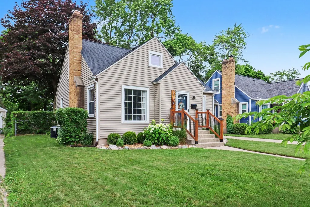 1055 Kelsey Street NE Grand Rapids City MI 49505