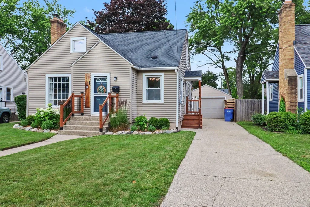1055 Kelsey Street NE Grand Rapids City MI 49505