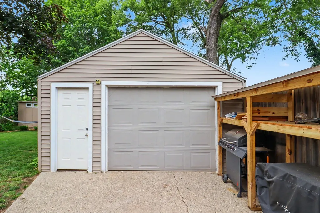 1055 Kelsey Street NE Grand Rapids City MI 49505