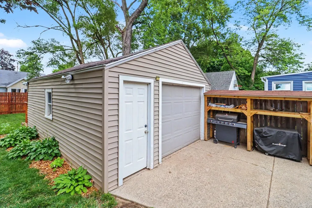 1055 Kelsey Street NE Grand Rapids City MI 49505