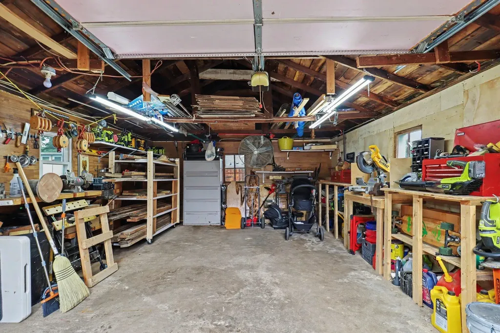 1055 Kelsey Street NE Grand Rapids City MI 49505