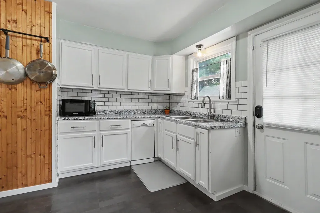 1055 Kelsey Street NE Grand Rapids City MI 49505