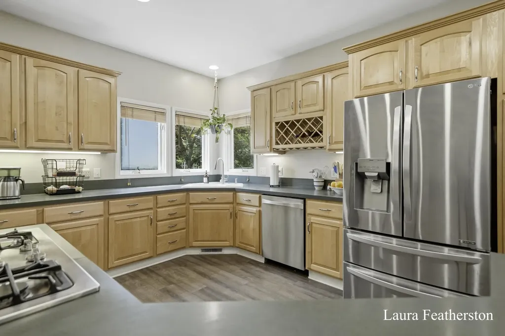2291 Burton Pines Drive SE Kentwood City MI 49546