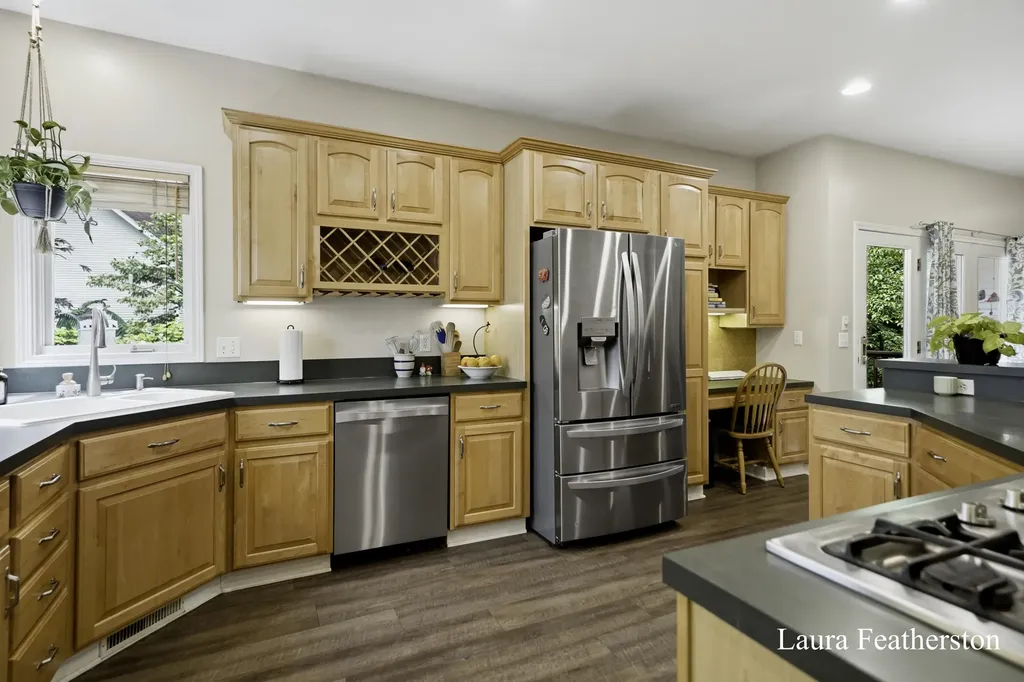 2291 Burton Pines Drive SE Kentwood City MI 49546