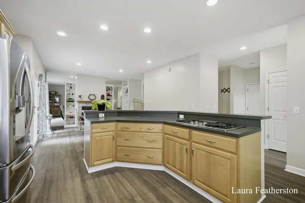 2291 Burton Pines Drive SE Kentwood City MI 49546