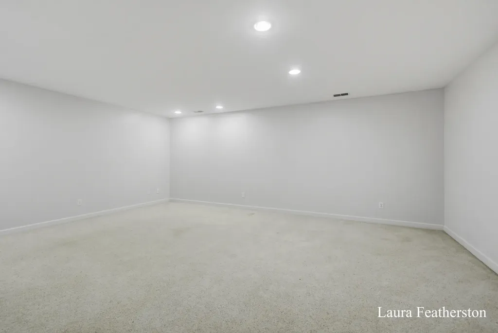 2291 Burton Pines Drive SE Kentwood City MI 49546