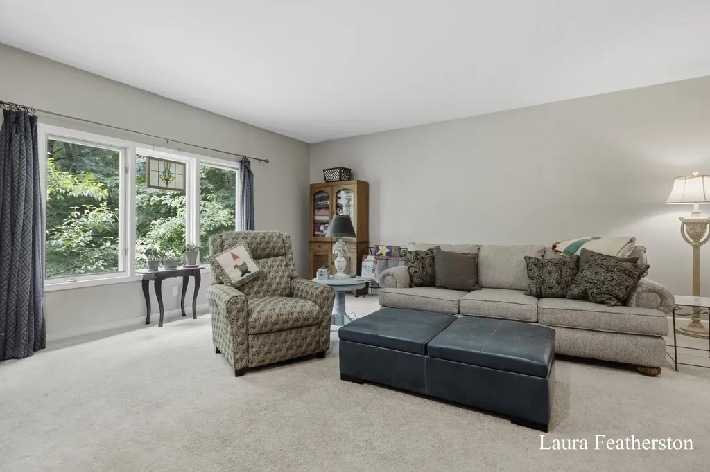 2291 Burton Pines Drive SE Kentwood City MI 49546
