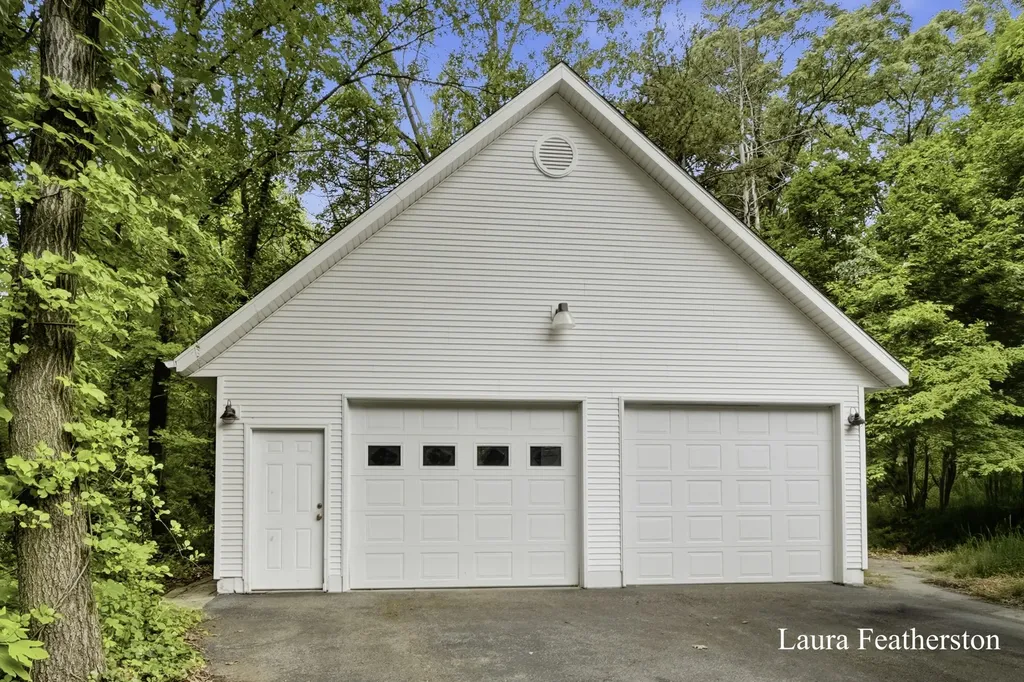 2291 Burton Pines Drive SE Kentwood City MI 49546