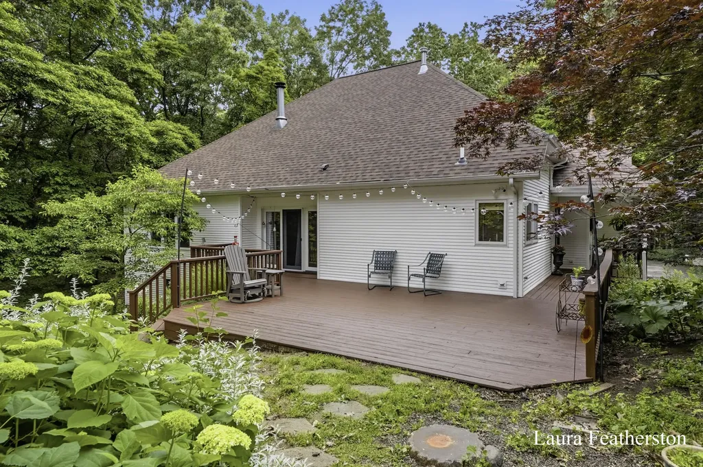 2291 Burton Pines Drive SE Kentwood City MI 49546