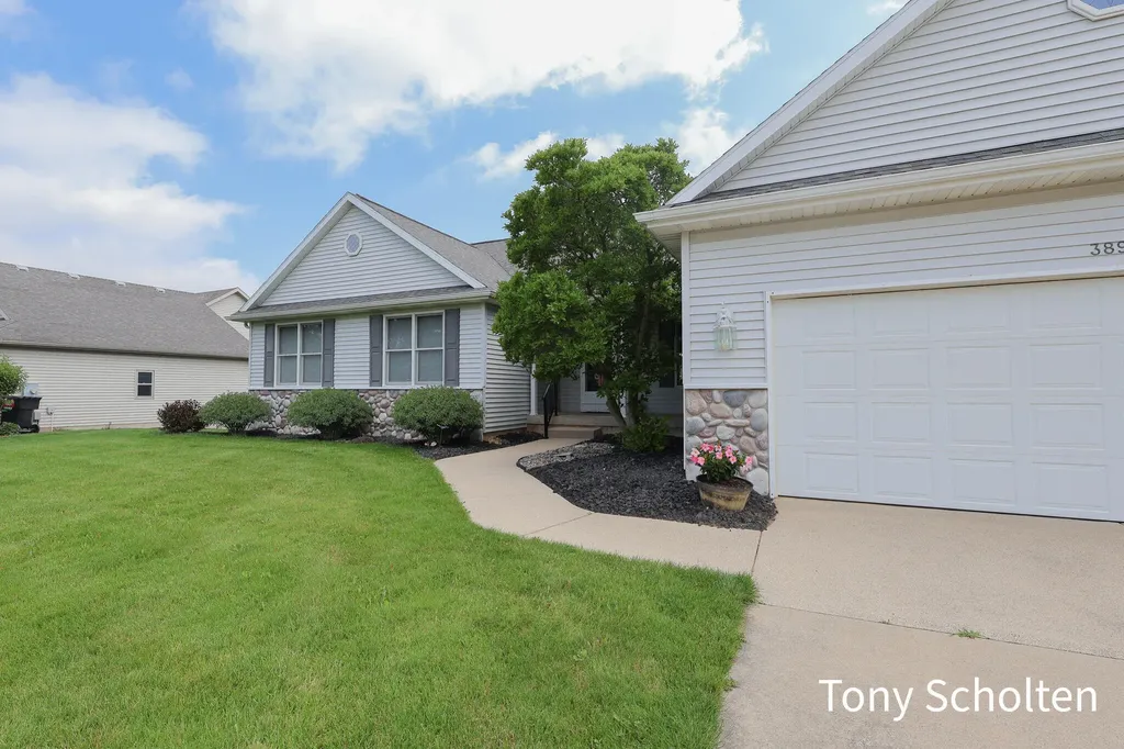3890 Sundial Avenue Jamestown Charter Township MI 49426