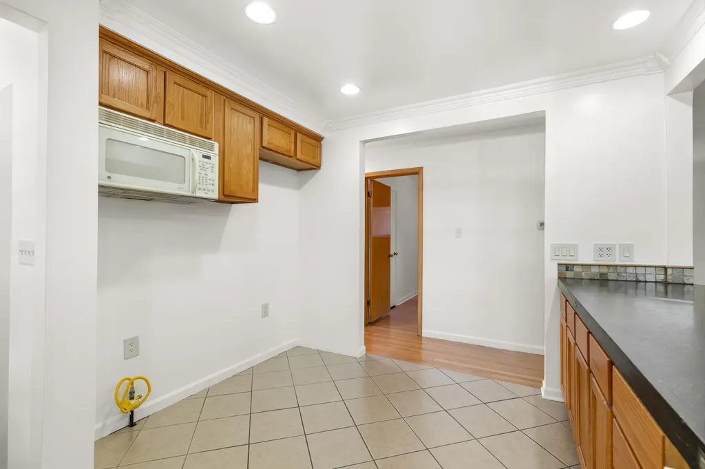 17448 Veronica Avenue Eastpointe City MI 48021