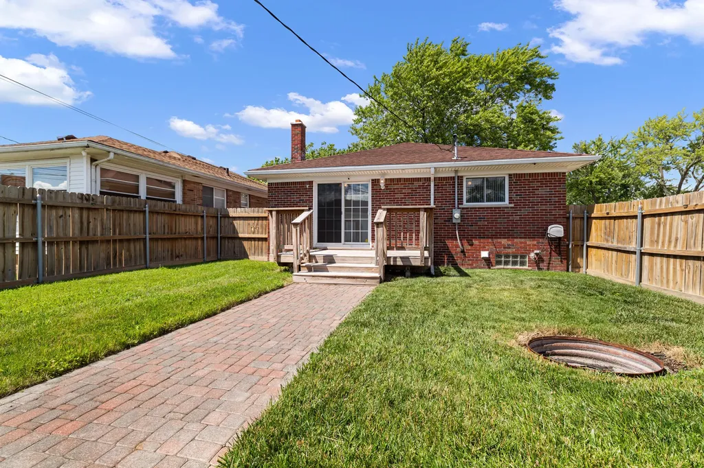 17448 Veronica Avenue Eastpointe City MI 48021