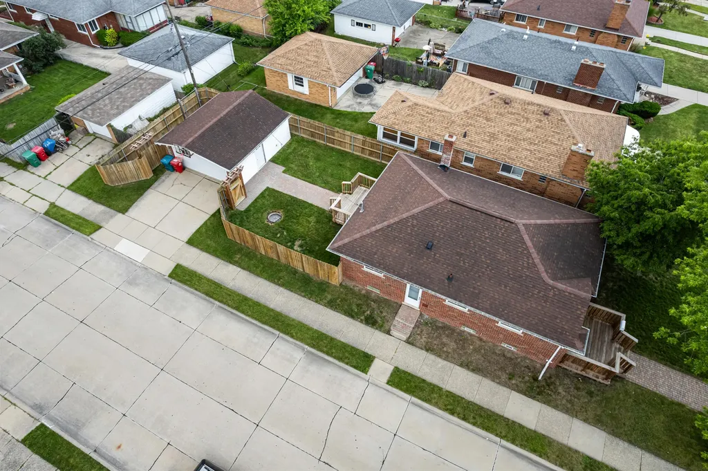 17448 Veronica Avenue Eastpointe City MI 48021