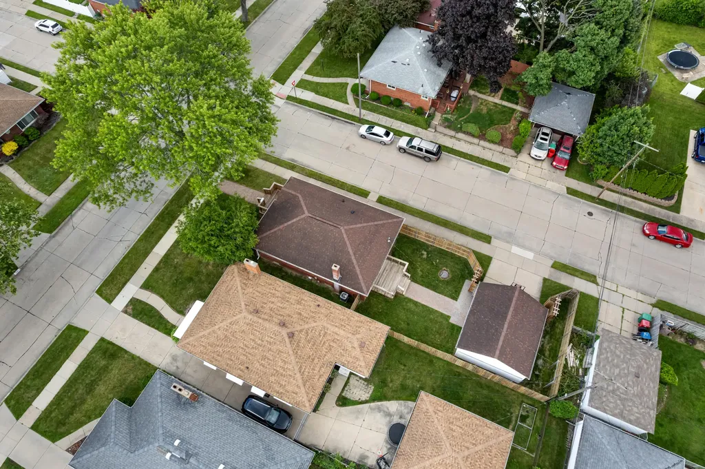 17448 Veronica Avenue Eastpointe City MI 48021