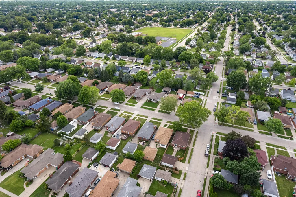 17448 Veronica Avenue Eastpointe City MI 48021