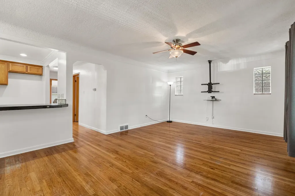 17448 Veronica Avenue Eastpointe City MI 48021