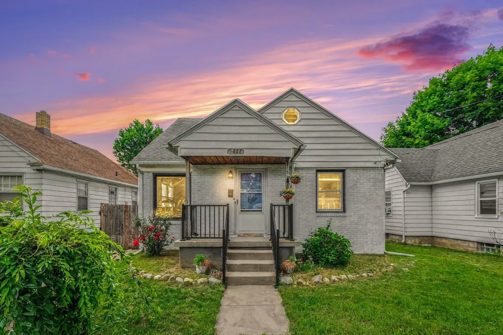 227 Leyden Avenue SW Grand Rapids City MI 49504